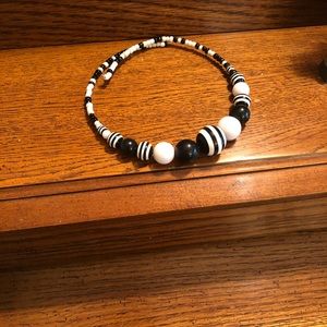 Expandable black and white bead necklace